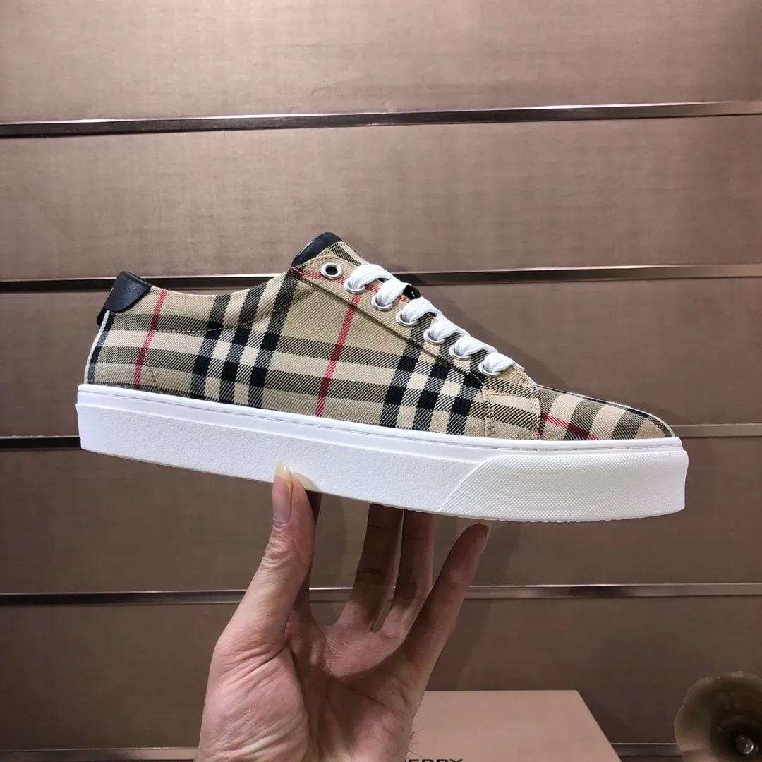 Men's shoes 💰480💰 [Burberry] (cowhide lining) classic low-top sneakers｜Imported cowhide with classic plaid fabric｜Cowhide lining｜Original outsole｜Fine workmanship and comfortable to wear Size: 38-44 (customized at 45)